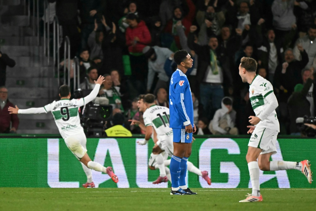 Real Madrid Held by Elche, Atletico Grind Out Narrow Victory