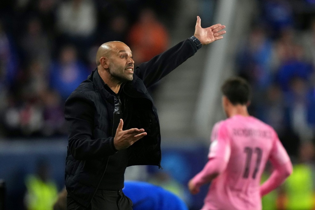 Mascherano destaca la actitud admirable de Luis Suárez al quedar en el banquillo