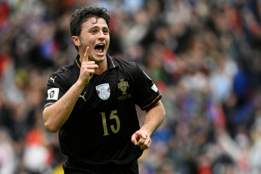 João Neves, el sorprendente y refinado máximo anotador del PSG