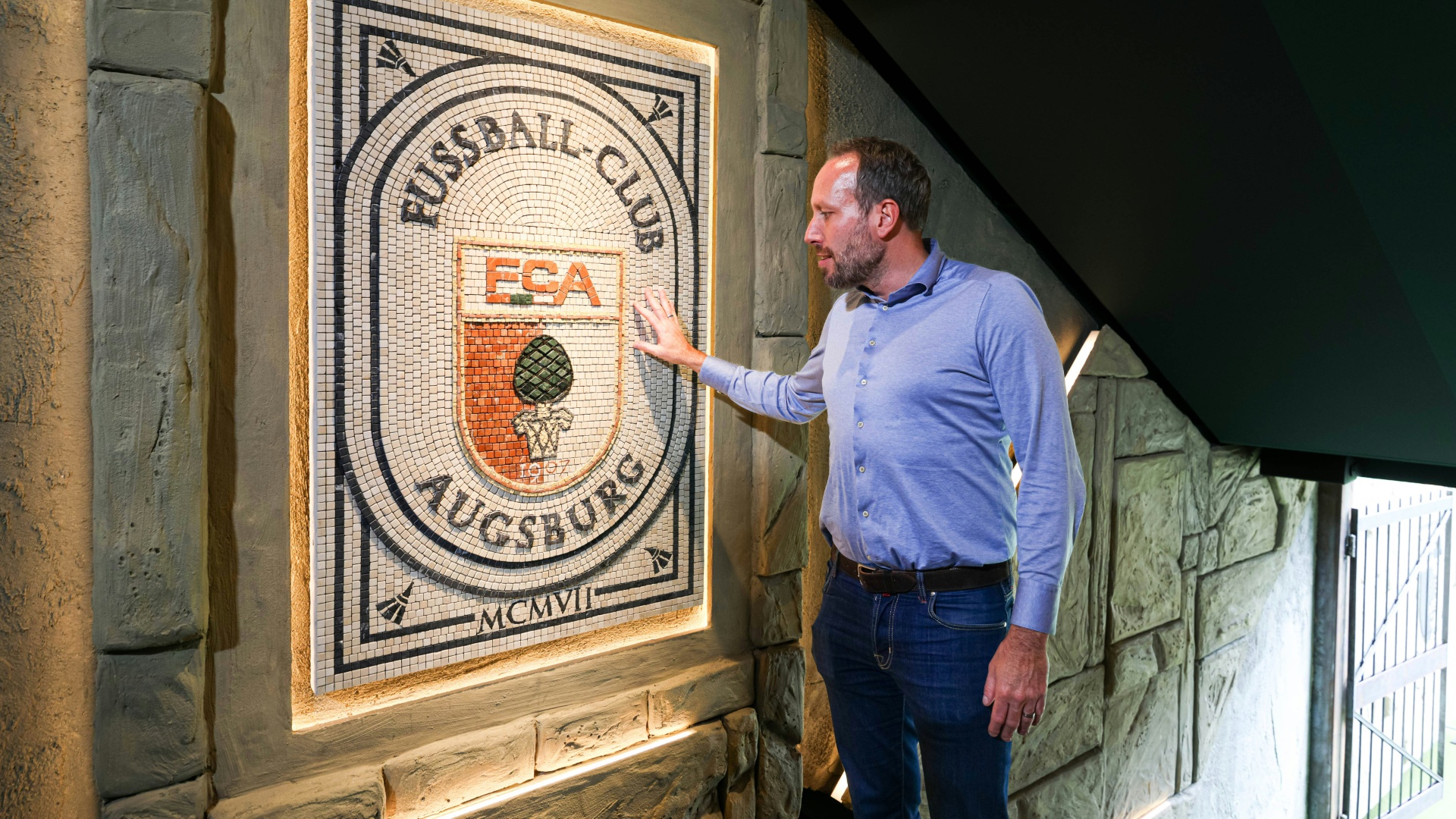 Fast 150 Millionen Euro FC Augsburg feiert Höchstumsatz