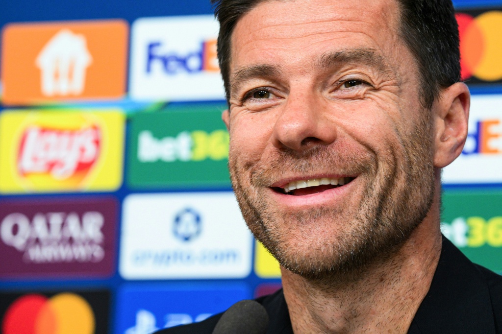 Xabi Alonso admite ser preciso lidar com as críticas