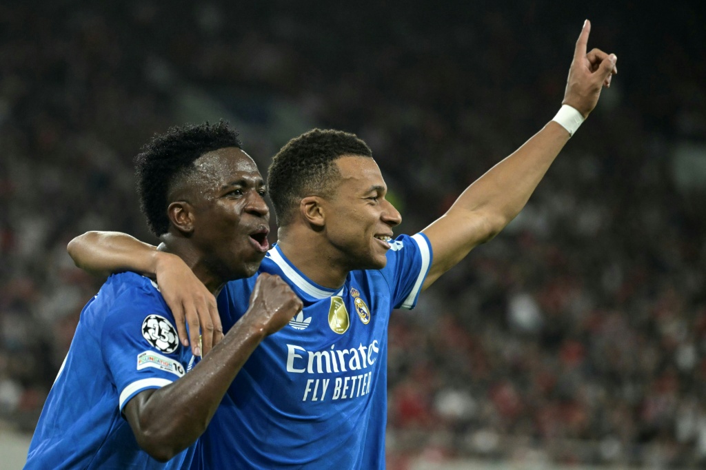 Real Madrid derrota Olympiacos por 4 a 3 na Liga dos Campeões com quatro golos de Mbappé