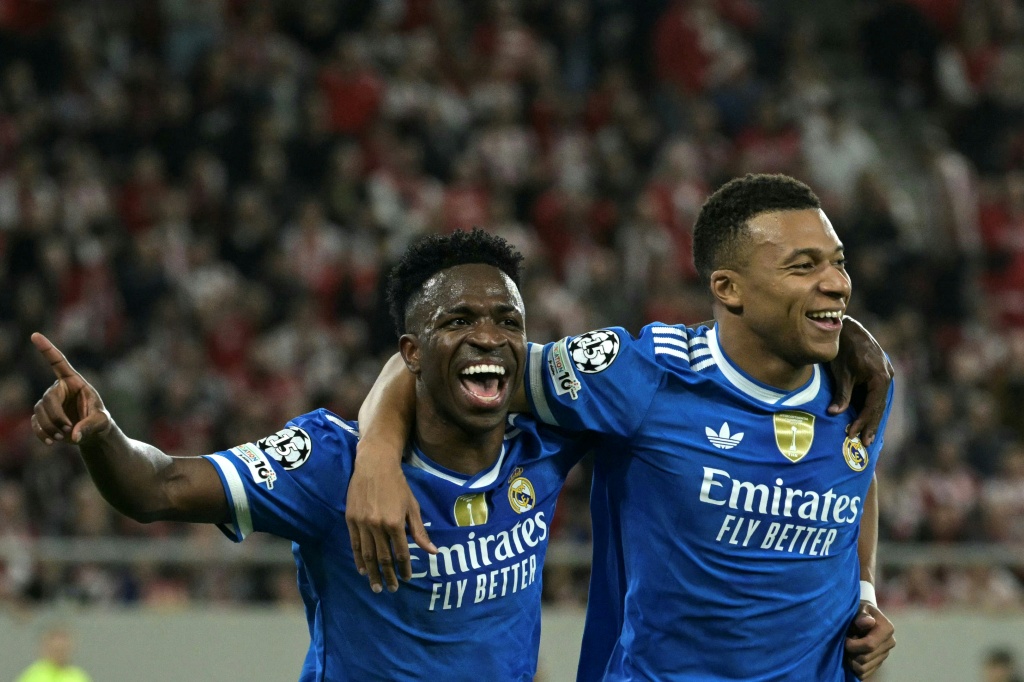 Ligue des champions Mbappe sauve le Real Madrid grace a un hat trick puis un but decisif