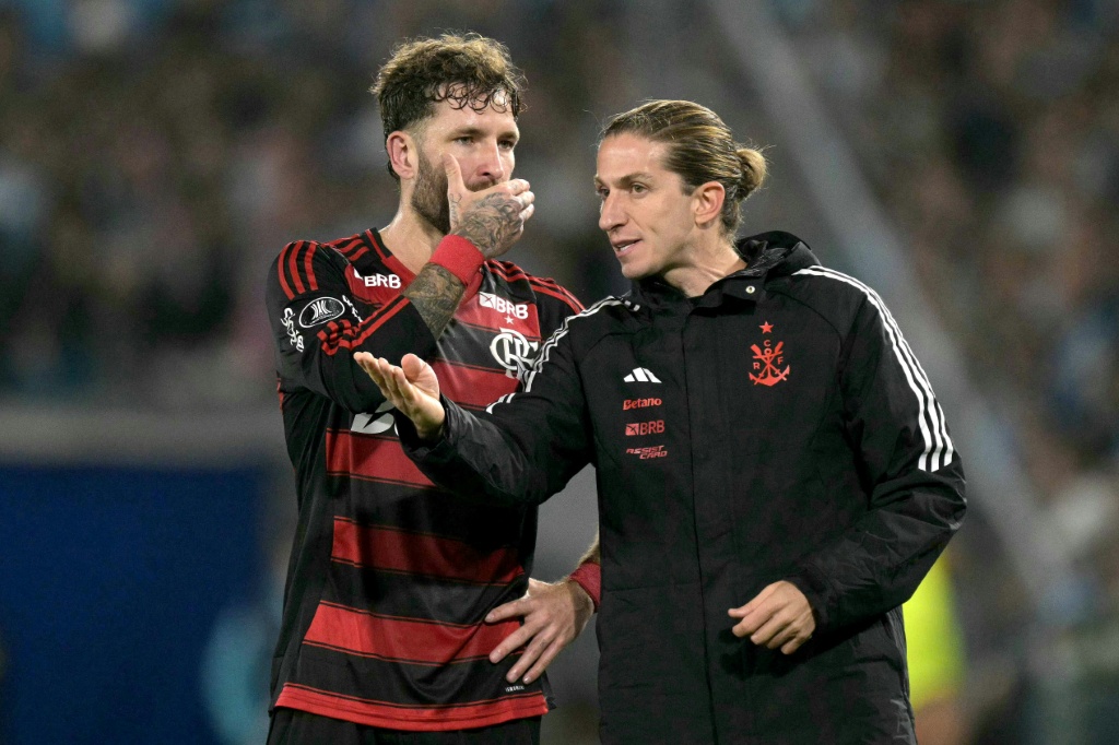 Filipe Luís, seguidor de Simeone que eleva el rol de los entrenadores en Brasil