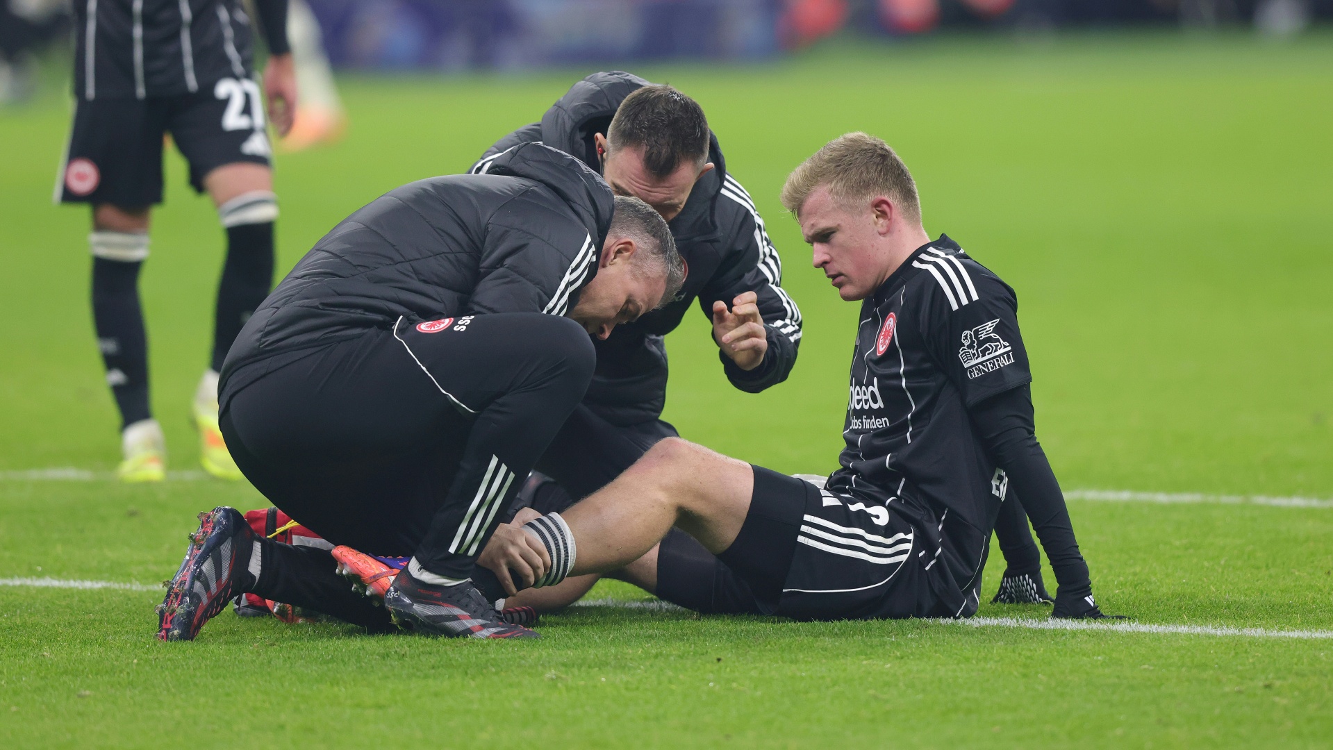 Muskelverletzung Eintracht Frankfurt muss vorerst auf Burkardt verzichten