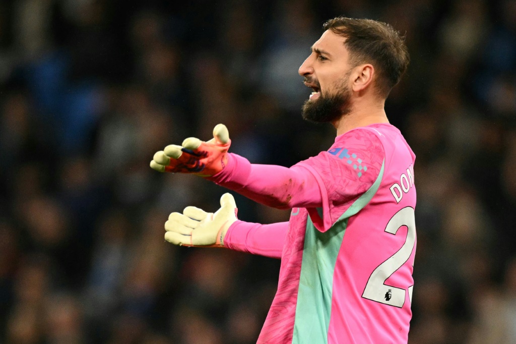 Guardiola supports Manchester Citys Donnarumma following Farkes accusation of simulated injury