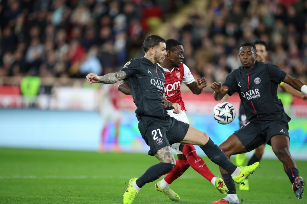 Football: le PSG lutte pour retrouver sa forme offensive