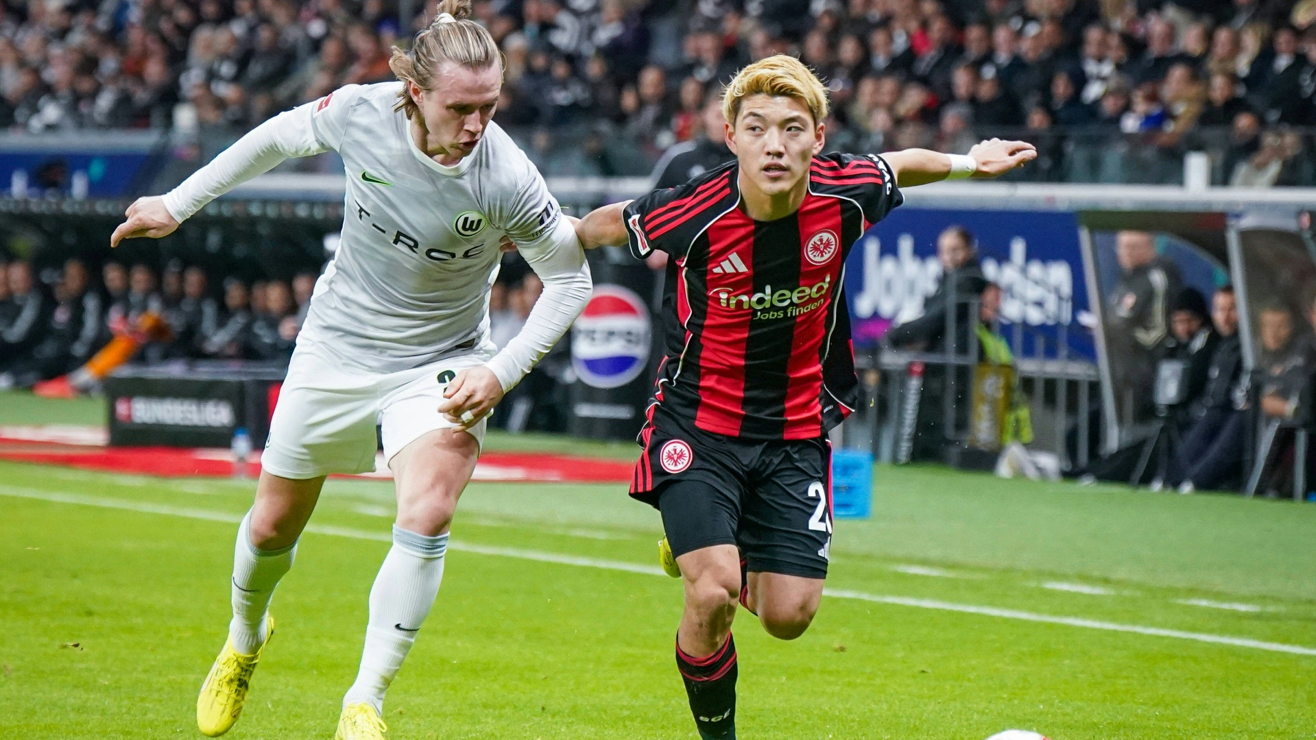 Frankfurt sichert sich durch späten Elfmeter einen Punkt gegen Wolfsburg