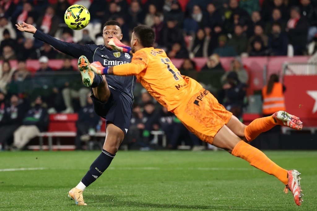 En Espagne Real Madrid trébuche de nouveau face à Girona Barça en tête unique