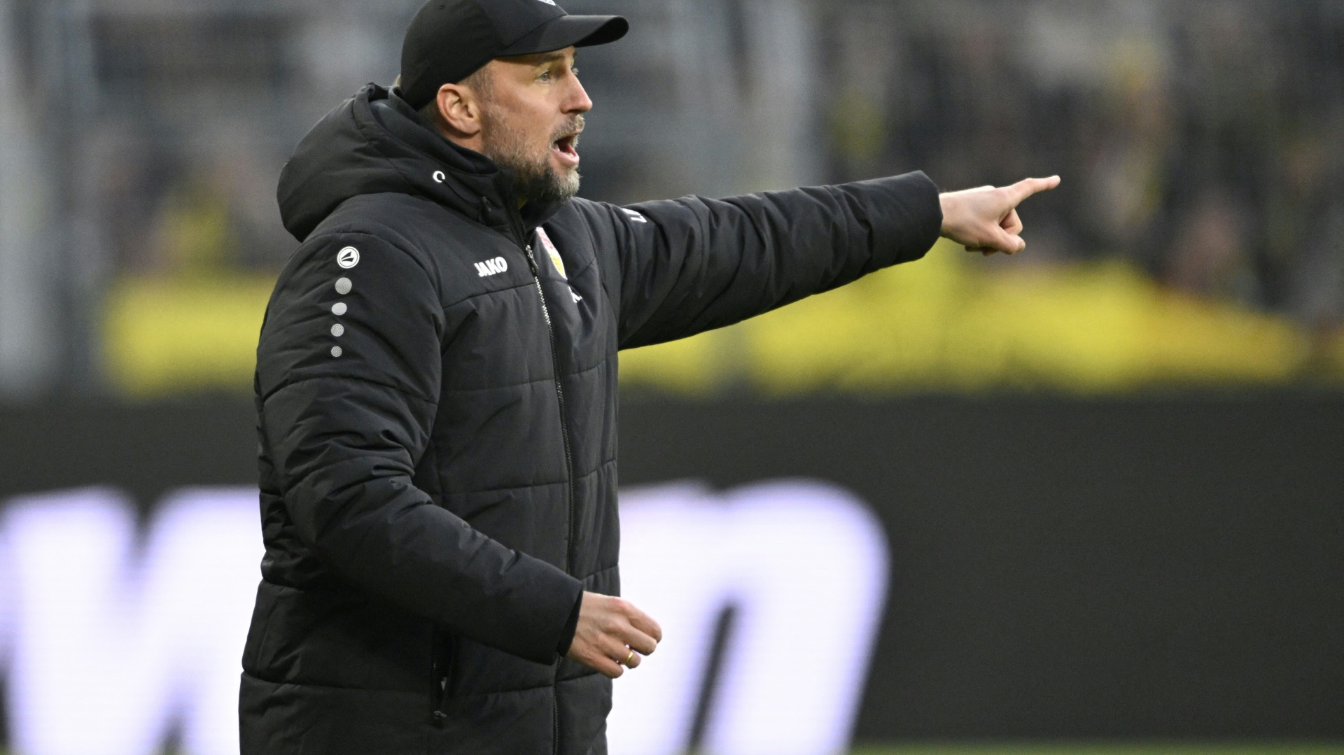 Hoeneß rechtfertigt umfassende Rotation: Man muss dazu stehen