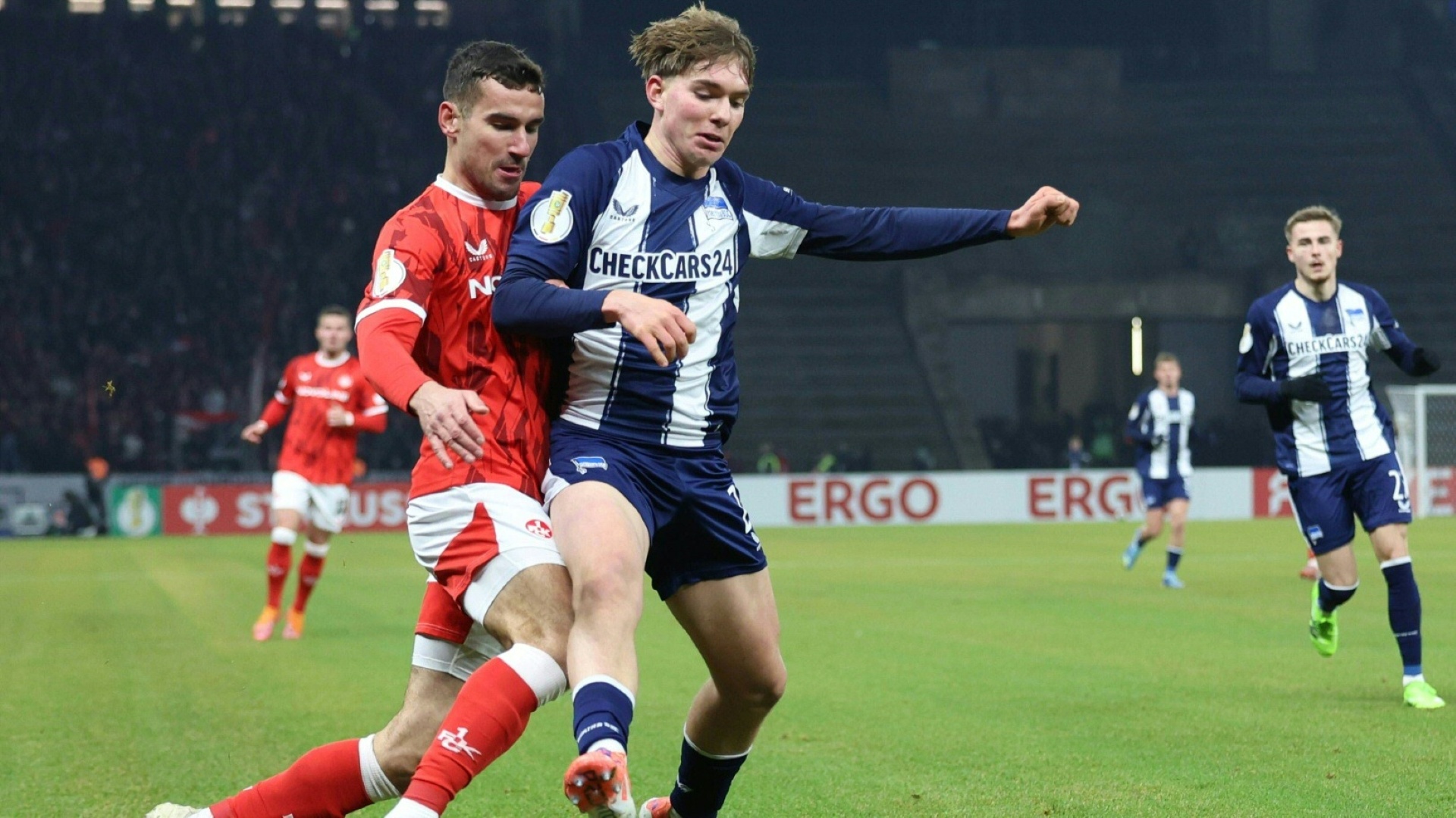 Überlegener Triumph gegen Kaiserslautern Hertha BSC hofft weiter auf das Finale