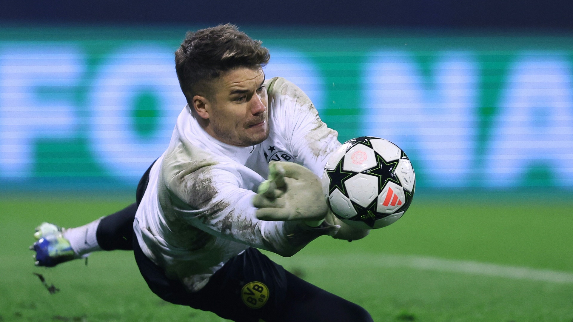 Borussia Dortmund verlängert Vertrag mit Ersatztorwart Meyer