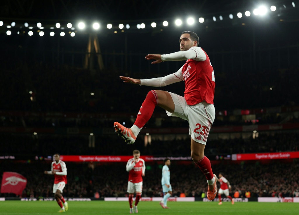 Arsenal umacnia prowadzenie w Premier League Aston Villa awansuje na trzecie miejsce