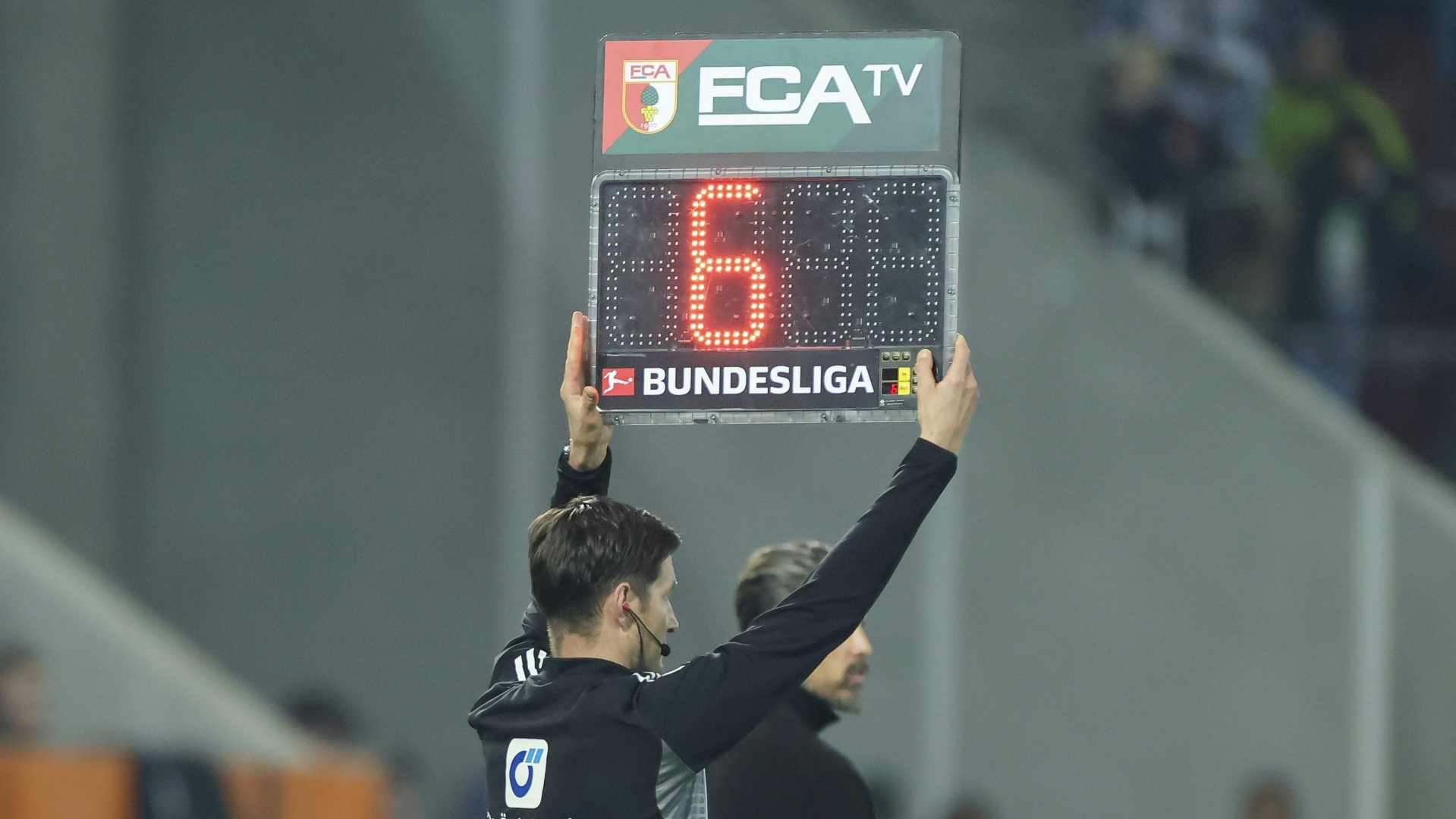 Stadien zeigen künftig Nachspielzeit an