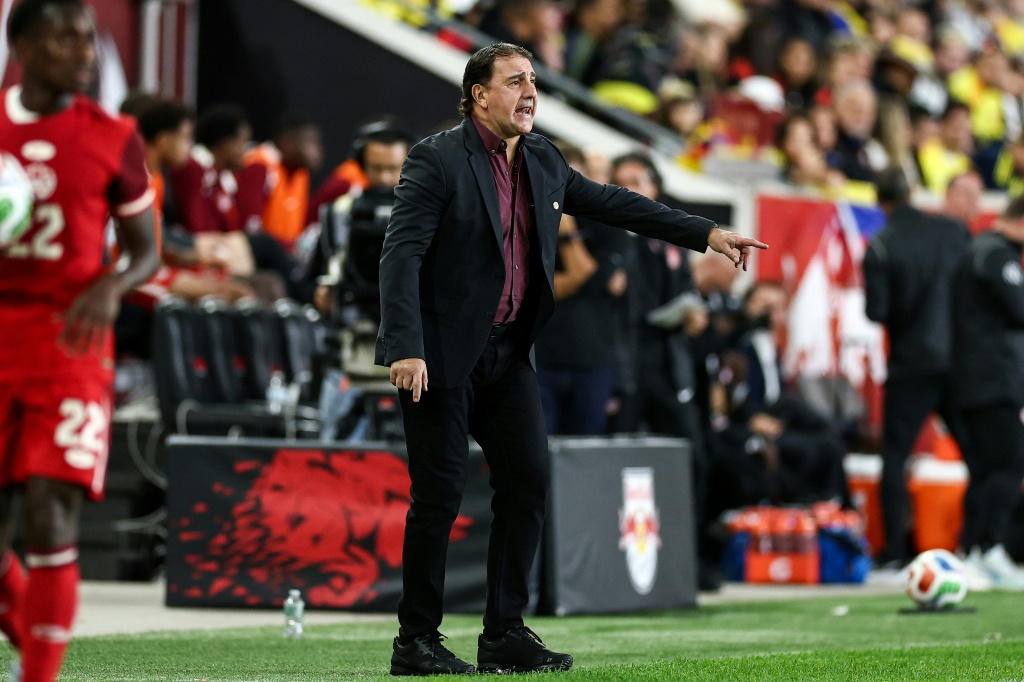 Treinador colombiano expressa otimismo para jogo contra Portugal de Ronaldo na Copa do Mundo