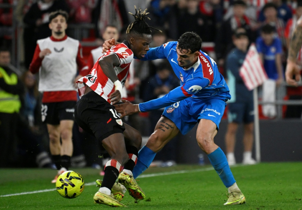 El Atlético tropieza en San Mamés y se distancia del liderato en La Liga