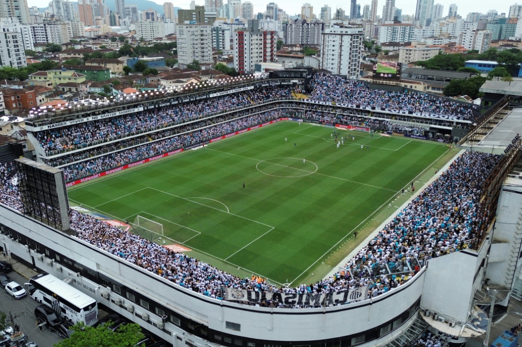 ¡Rescatados!: el antiguo hogar de Pelé festeja junto al Santos de Neymar