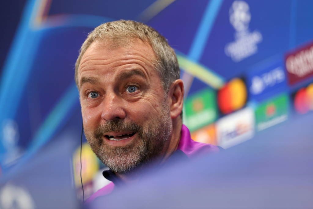 Difesa del Barcellona su un altro piano ora, afferma Flick