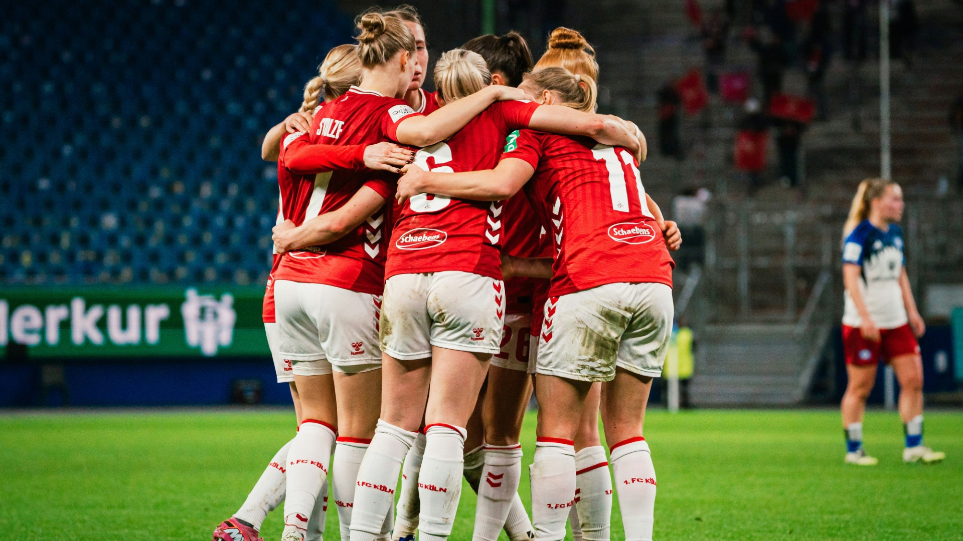 Jessen erzielt Hattrick Köln überwindet Hamburg deutlich