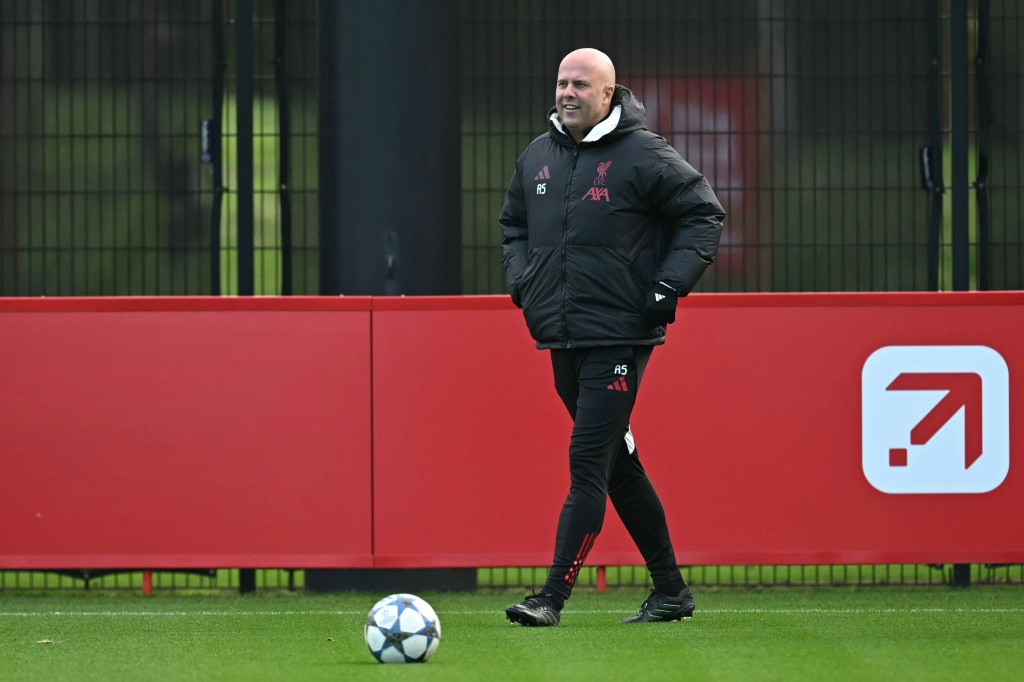 Liverpool trainer Slot ontkent breuk met Salah