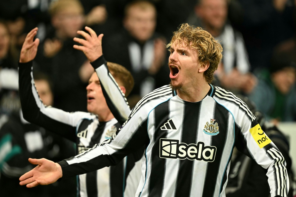 L'umorismo britannico di Woltemade lo ha aiutato a adattarsi a Newcastle secondo Howe