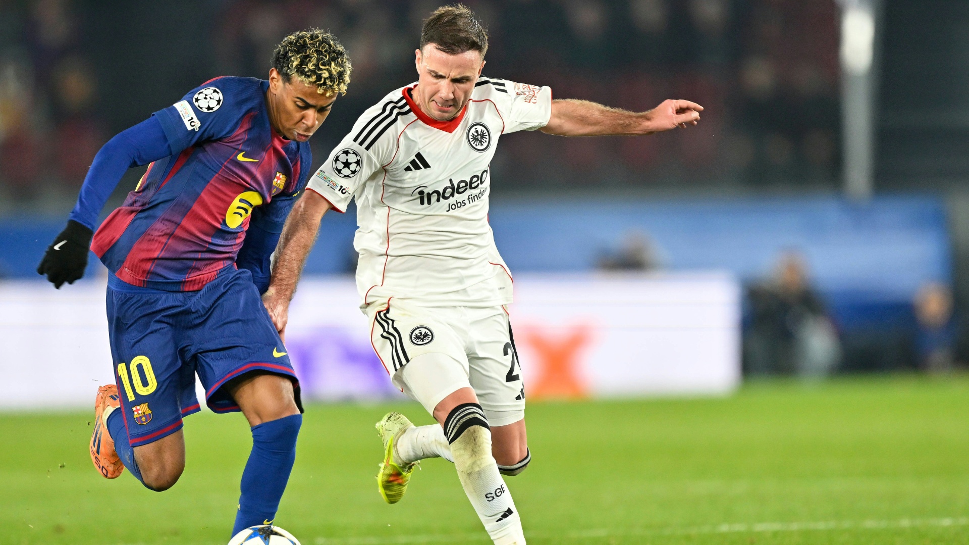 Starkes Spiel auswärts: Eintracht Frankfurt gewinnt Zuversicht trotz Niederlage gegen Barcelona