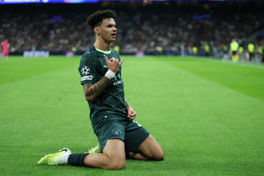 Manchester City derrota Real Madrid por 2-1 no Bernabéu e aprofunda crise madridista