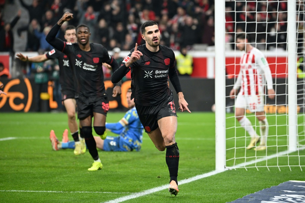 Bayer Leverkusen derrota o Colónia e regressa às vitórias na Liga Alemã
