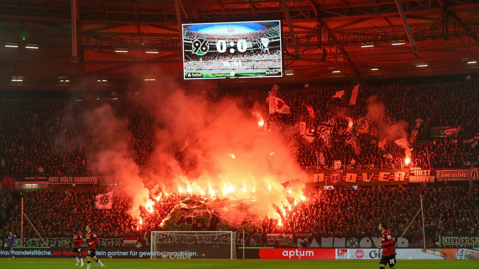 Rösler zum Pyroeinsatz: Keine Ahnung, was die Fans sich dabei vorstellen