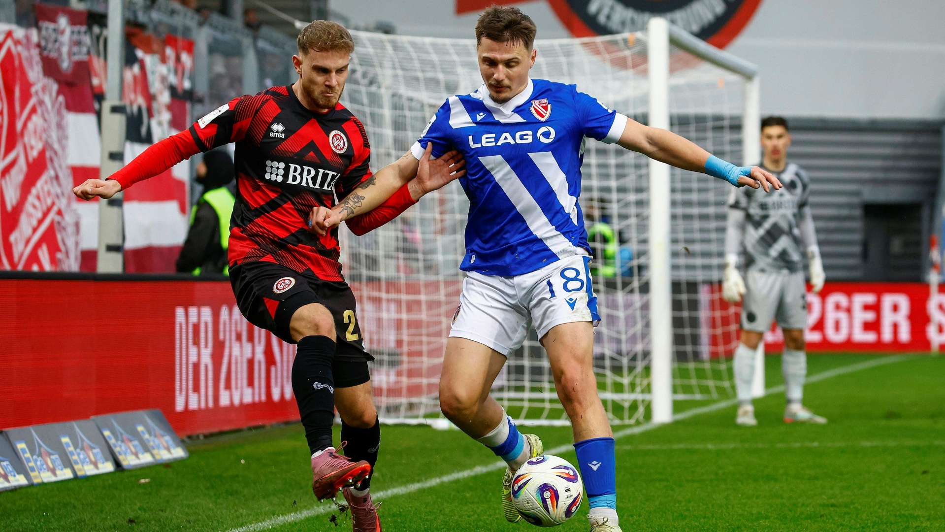 3. Liga: Energie Cottbus stolpert in Unterzahl bei Wehen Wiesbaden