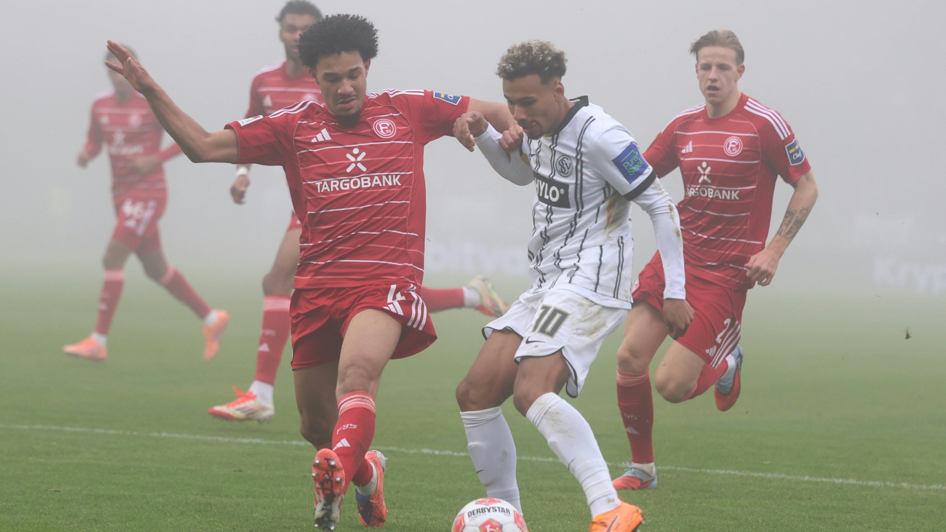 Verspäteter Niedergang: Düsseldorf stolpert über sich selbst