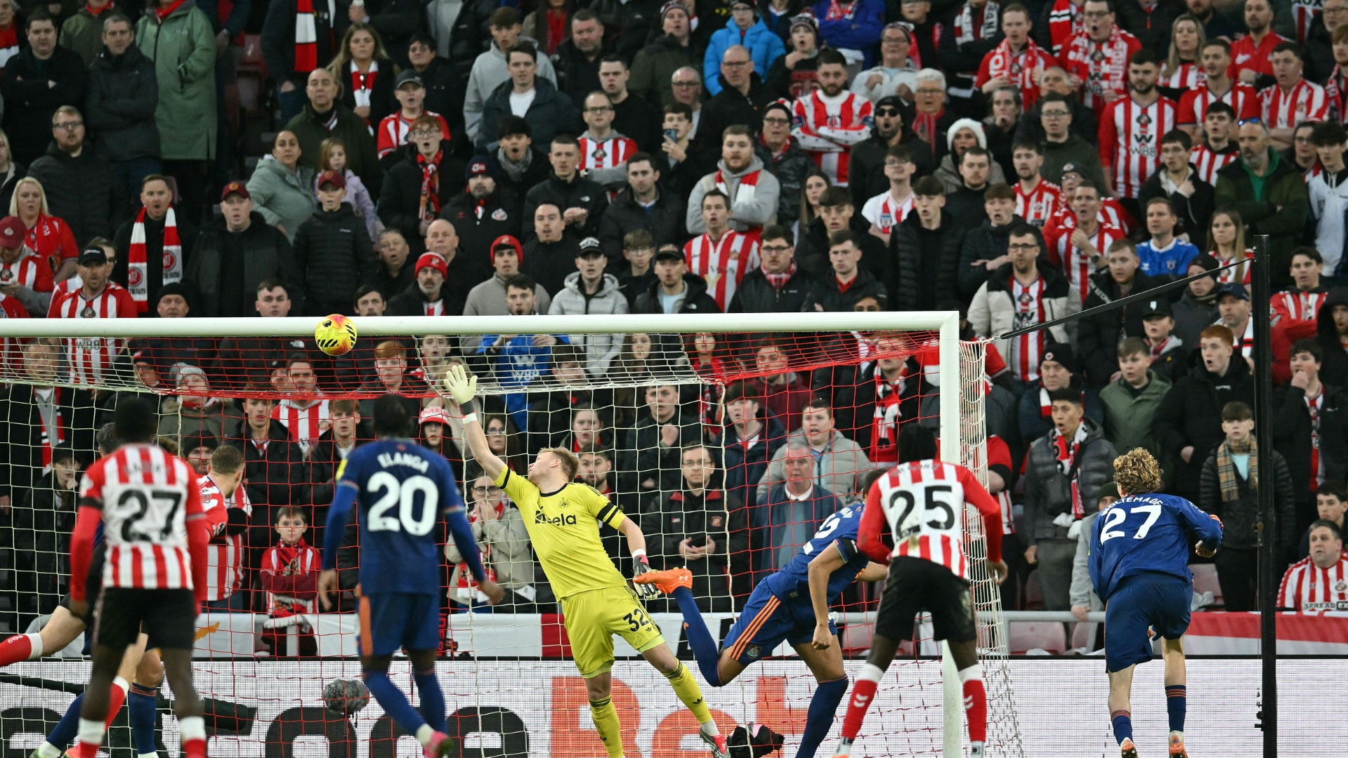 Derby-Niederlage: Woltemades Kopfball ins eigene Netz entscheidet