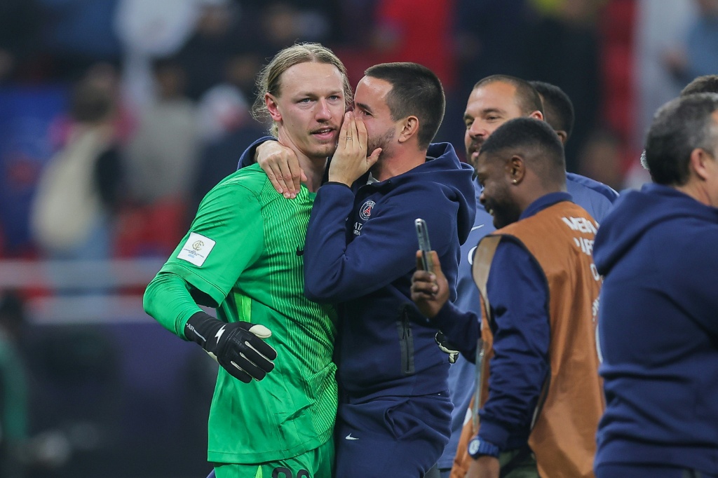 Matvey Safonov, clave en la Intercontinental del PSG, sufre rotura en la mano izquierda