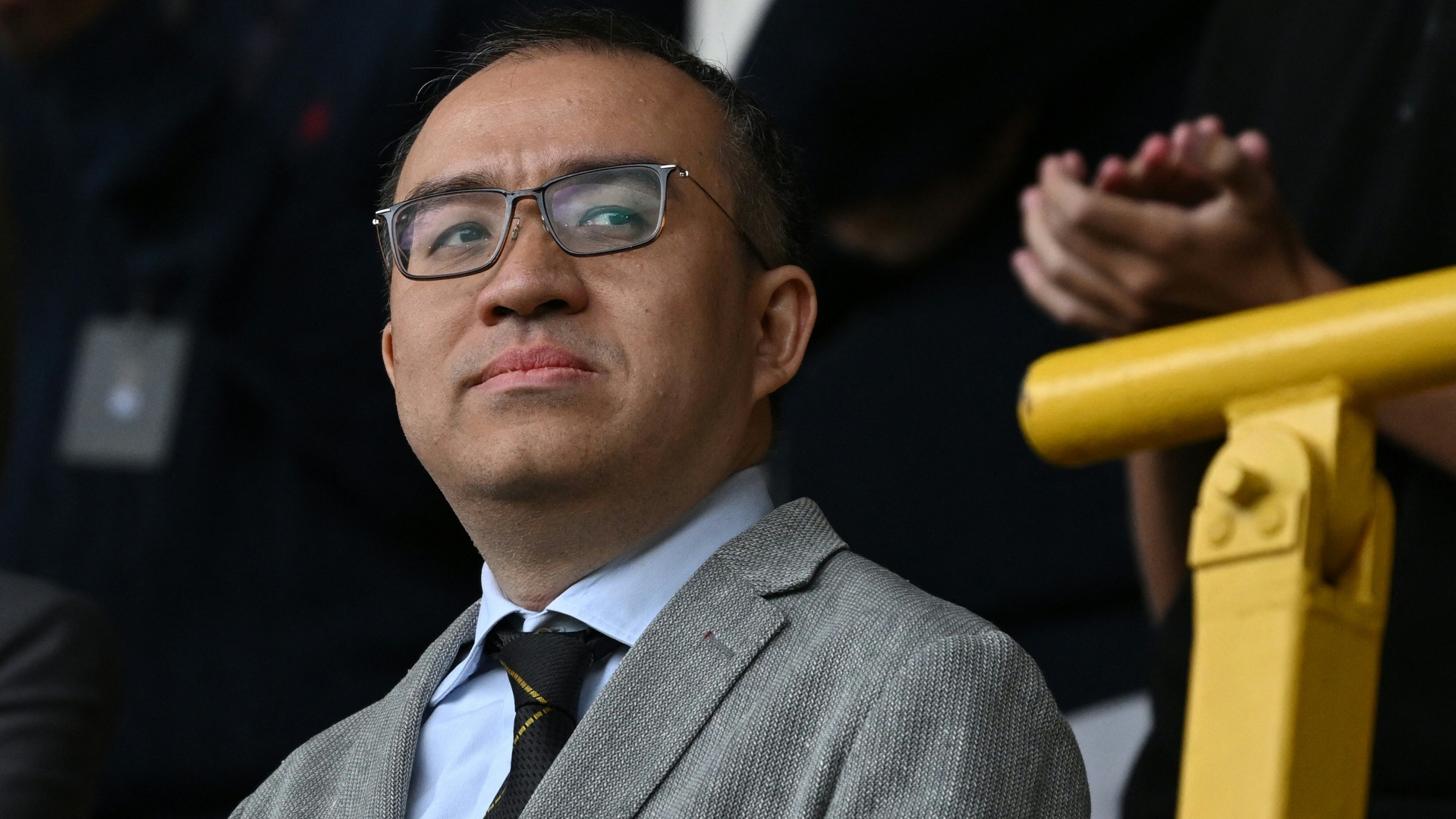 Wolves Vize Shi verlässt seinen Posten