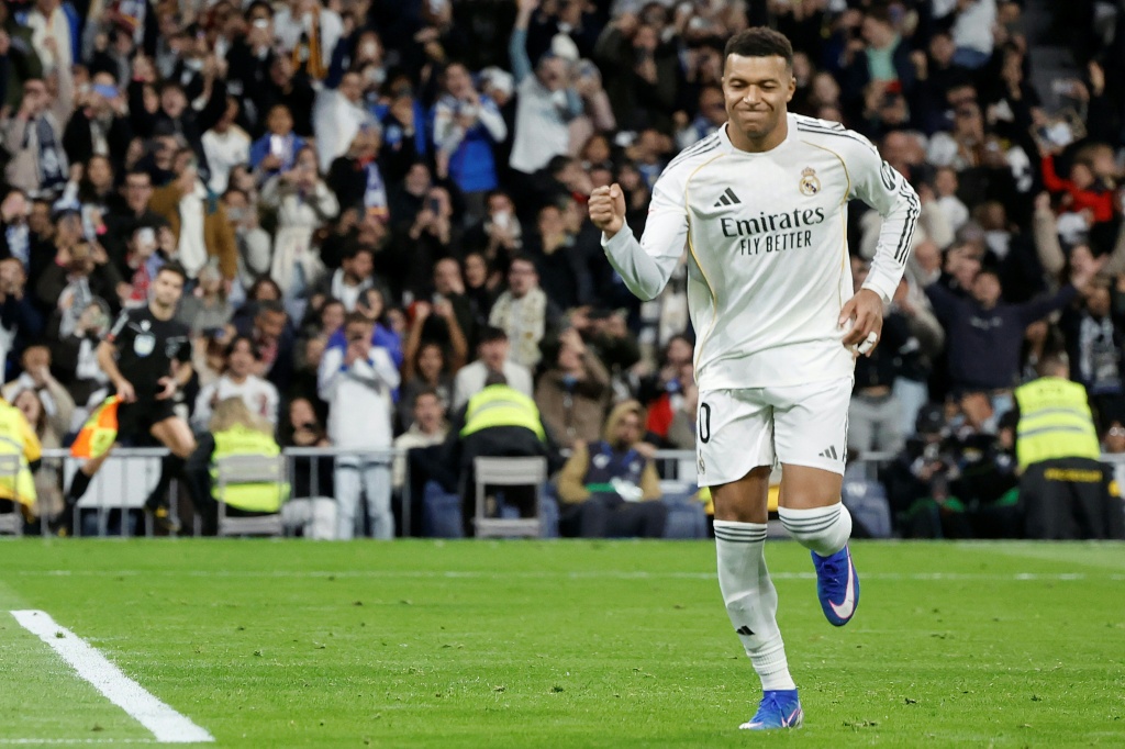 Mbappé vyrovnal Ronaldoův rekord při vítězství Realu Madrid nad Sevillou