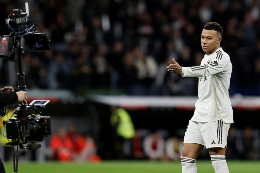 Cti vyrovnat rekord idola Ronalda v gólech Realu Madrid za kalendářní rok: Mbappé