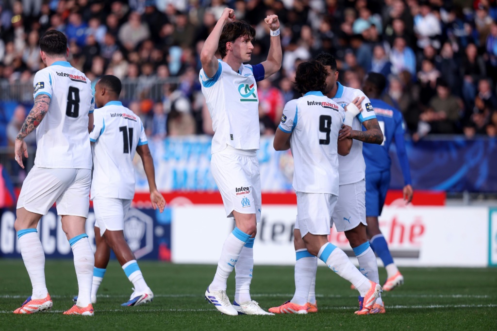 Olympique de Marselha aplica goleada e segue em frente na Taça de França, Monaco afasta Auxerre