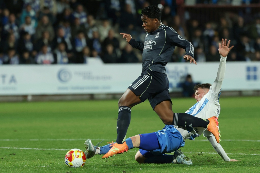 Lyon aposta no impacto de Endrick para reforçar o ataque