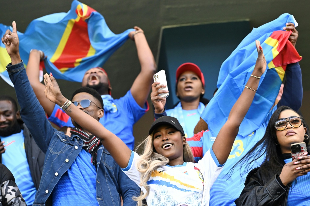 AFCON düzenleyicileri boş tribünleri doldurmak üzere taraftarları ücretsiz içeri alıyor: kaynak