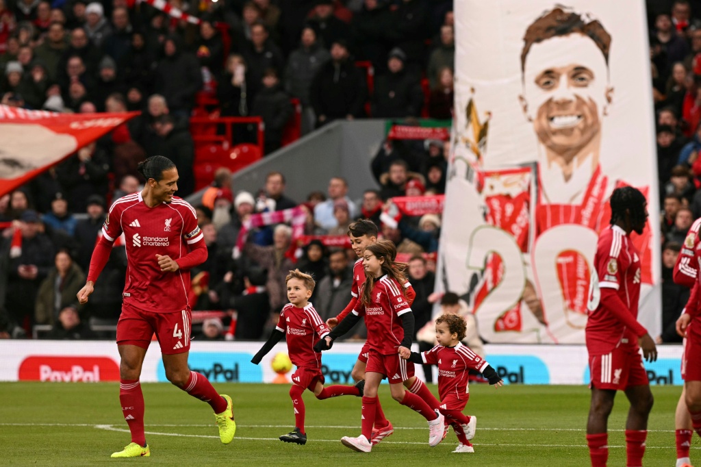 Figli di Jota partecipano ai tributi mentre Liverpool e Wolves rendono omaggio