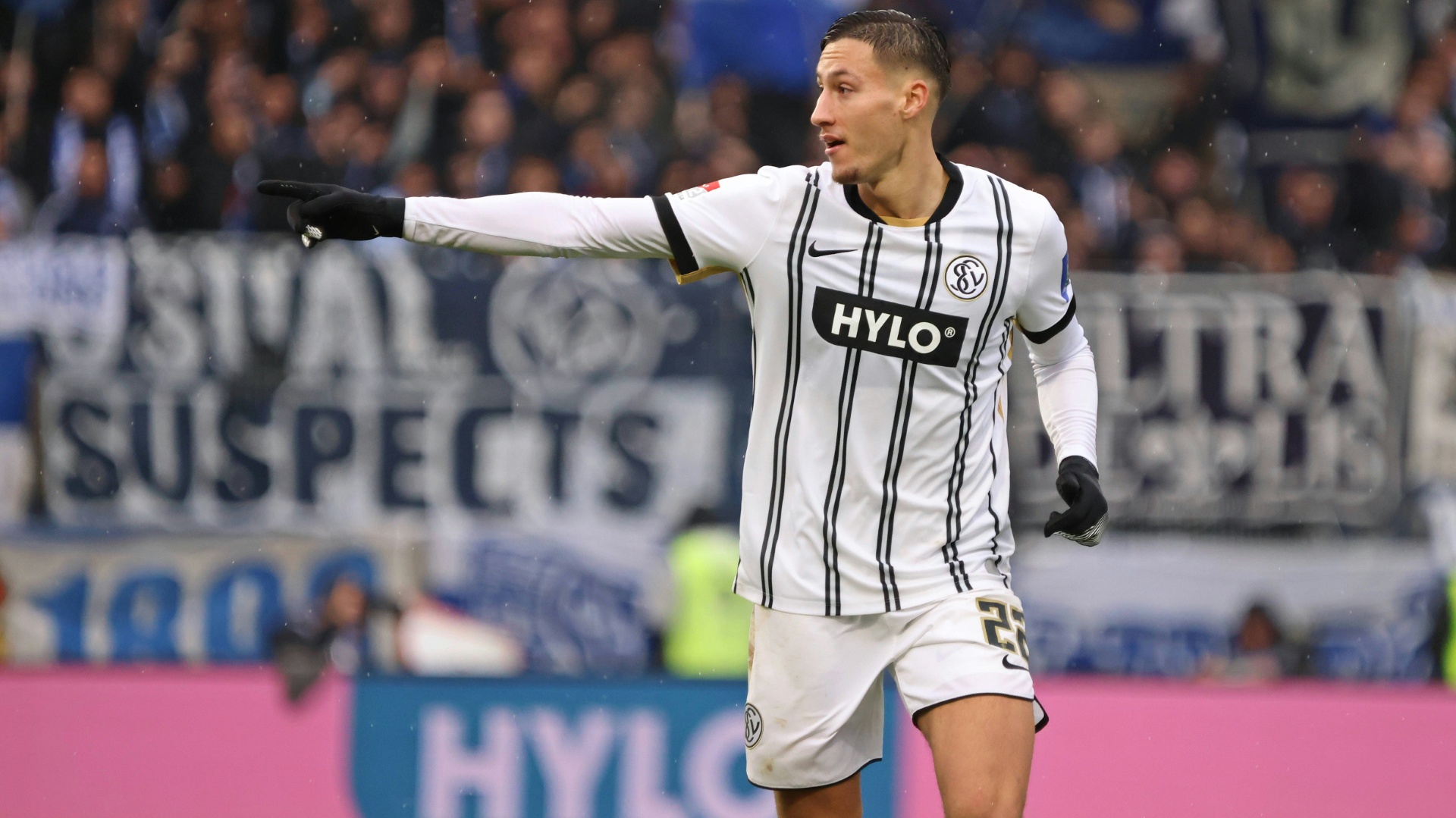 Berichte: Eintracht Frankfurt kurz vor Ebnoutalib-Vertrag