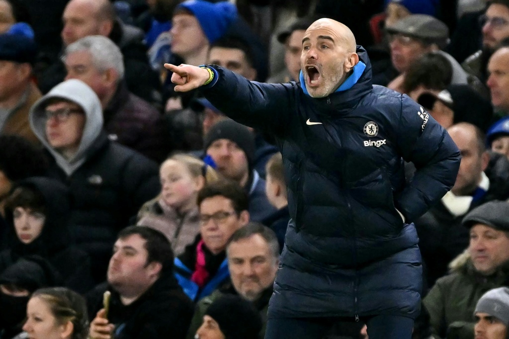 Chelsea confirma dispensa do treinador Enzo Maresca