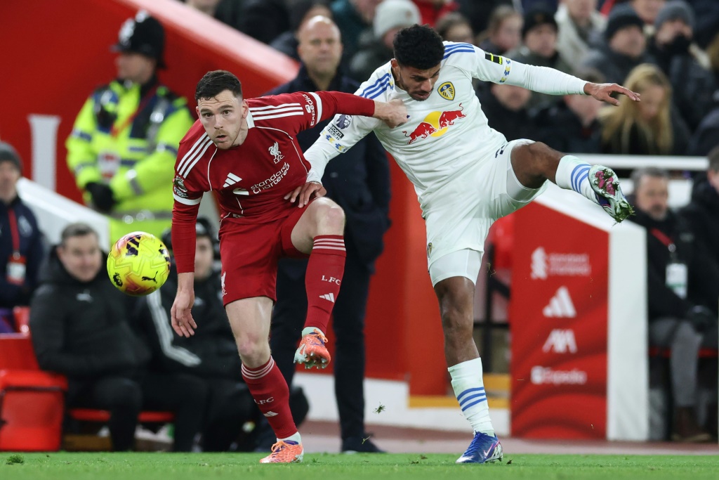 Liverpool sufre nuevo revés en la Premier al empatar sin goles ante Leeds en Anfield