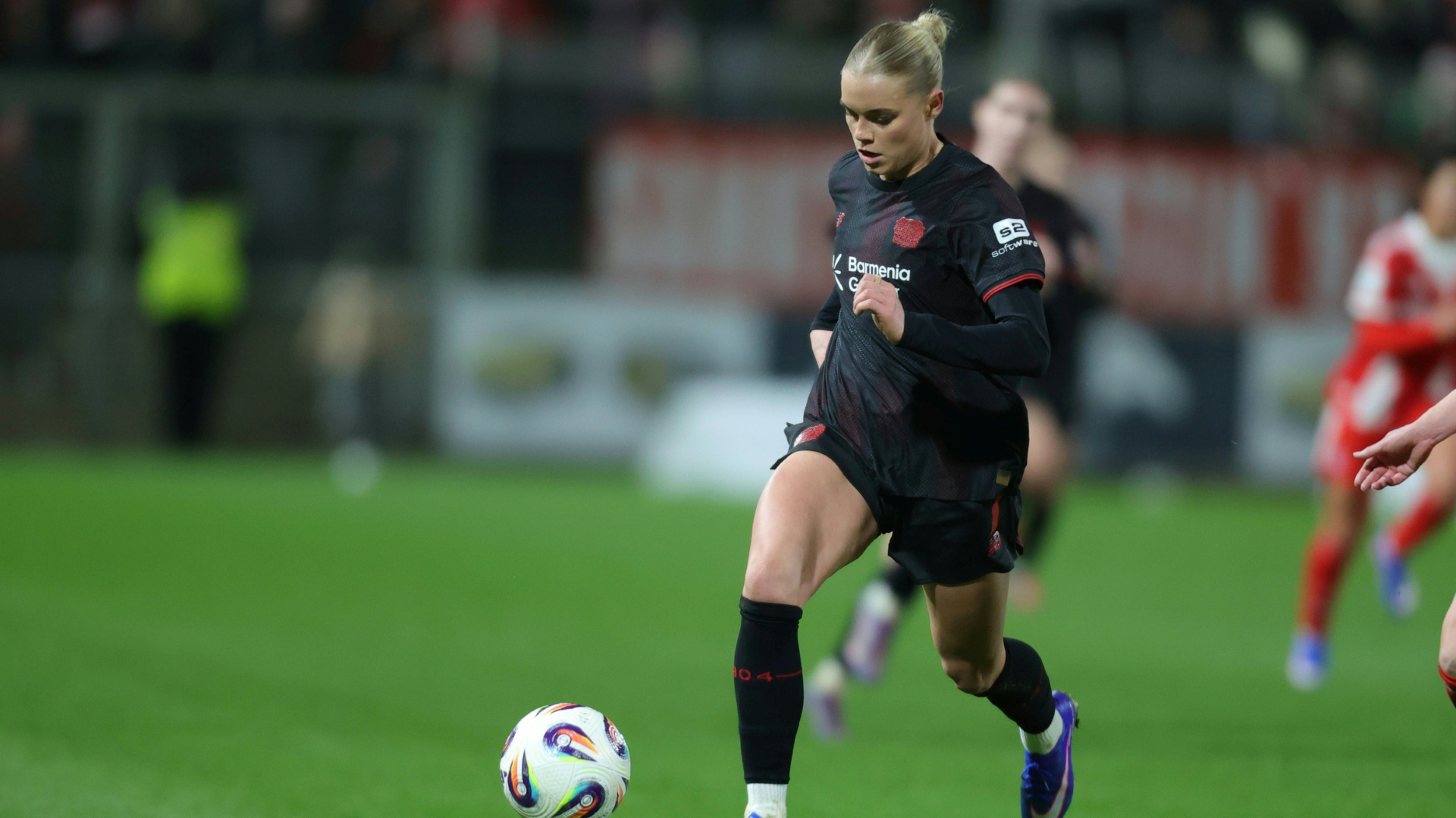 Bayer Leverkusen: Vertrag mit Stürmerin Kramer verlängert