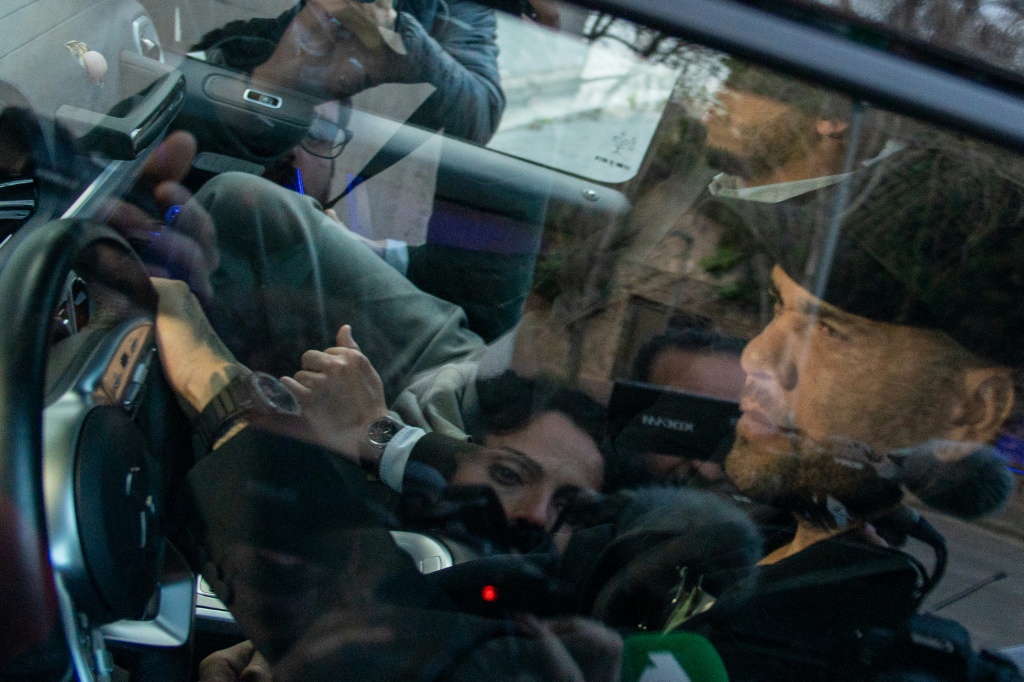 Dani Alves adquiere acciones en un equipo de tercera division portuguesa