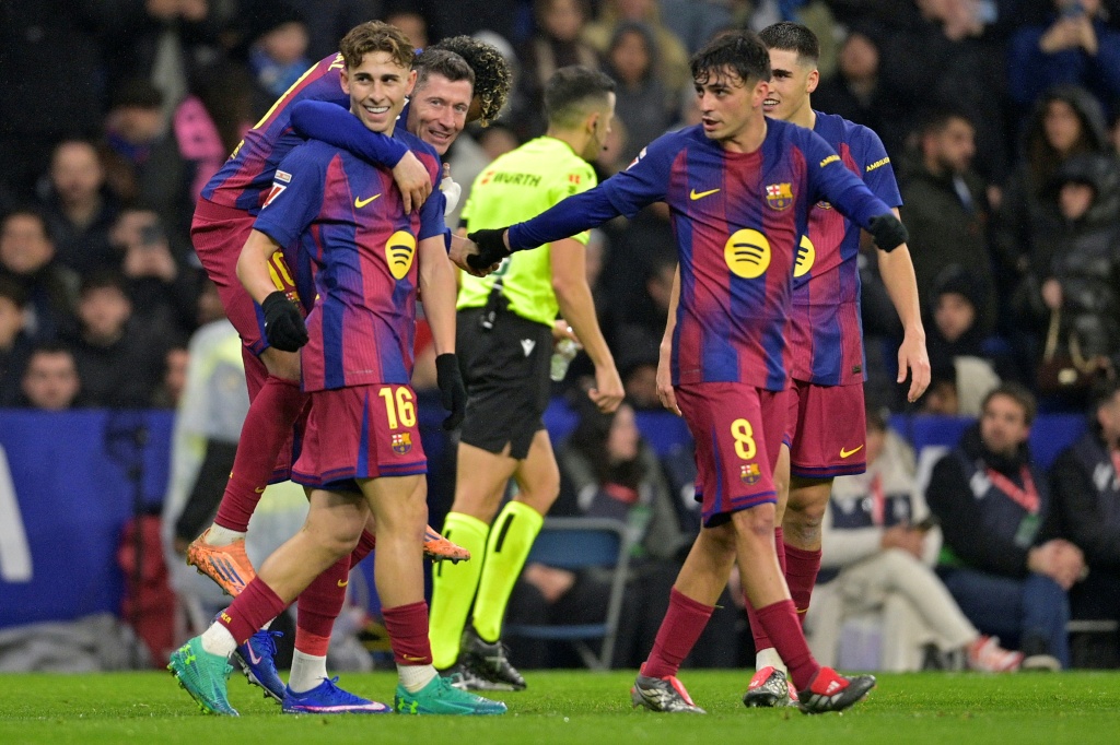Barca edge Espanyol as Flick thanks 'unbelievable' goalkeeper Garcia