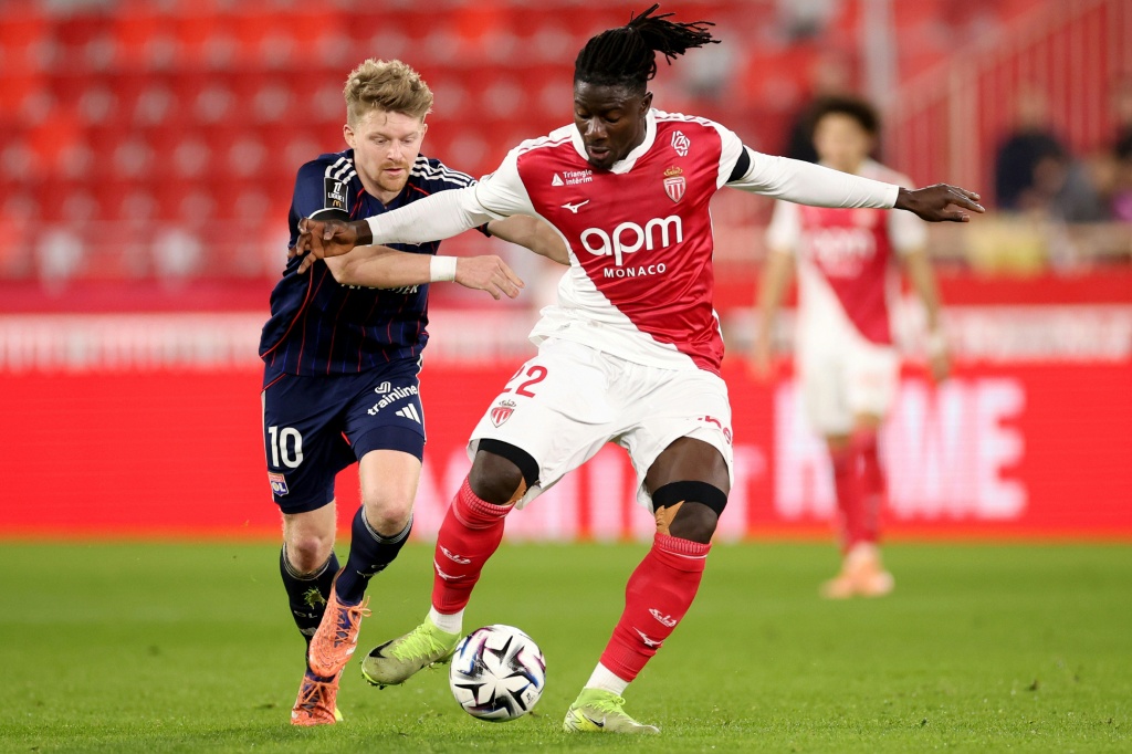 Defesa Salisu do Mónaco rompe ligamento cruzado e pode falhar Mundial pela seleção do Gana