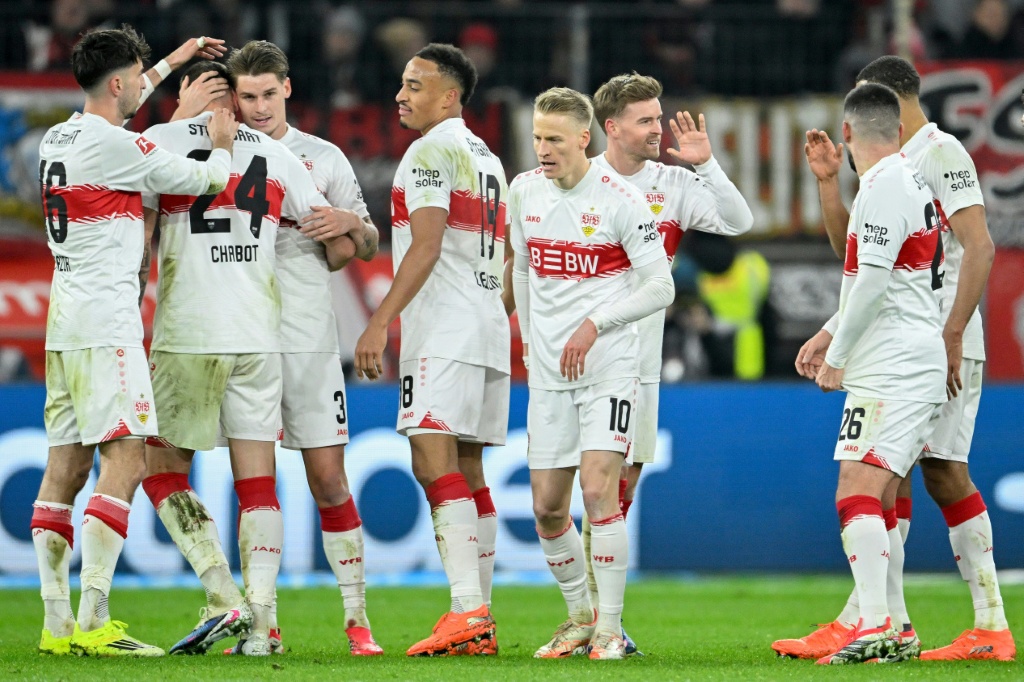 Stuttgart aplica goleada no Leverkusen e avança na classificação da Bundesliga