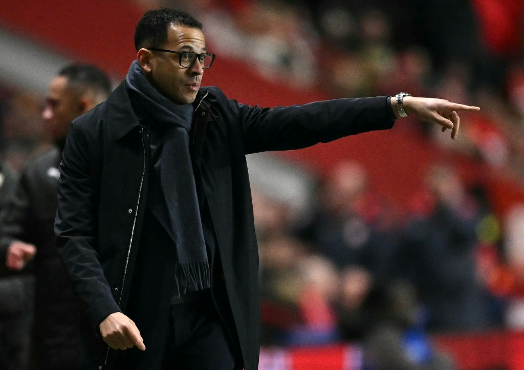 Rosenior praises impressive beginning to Chelsea management