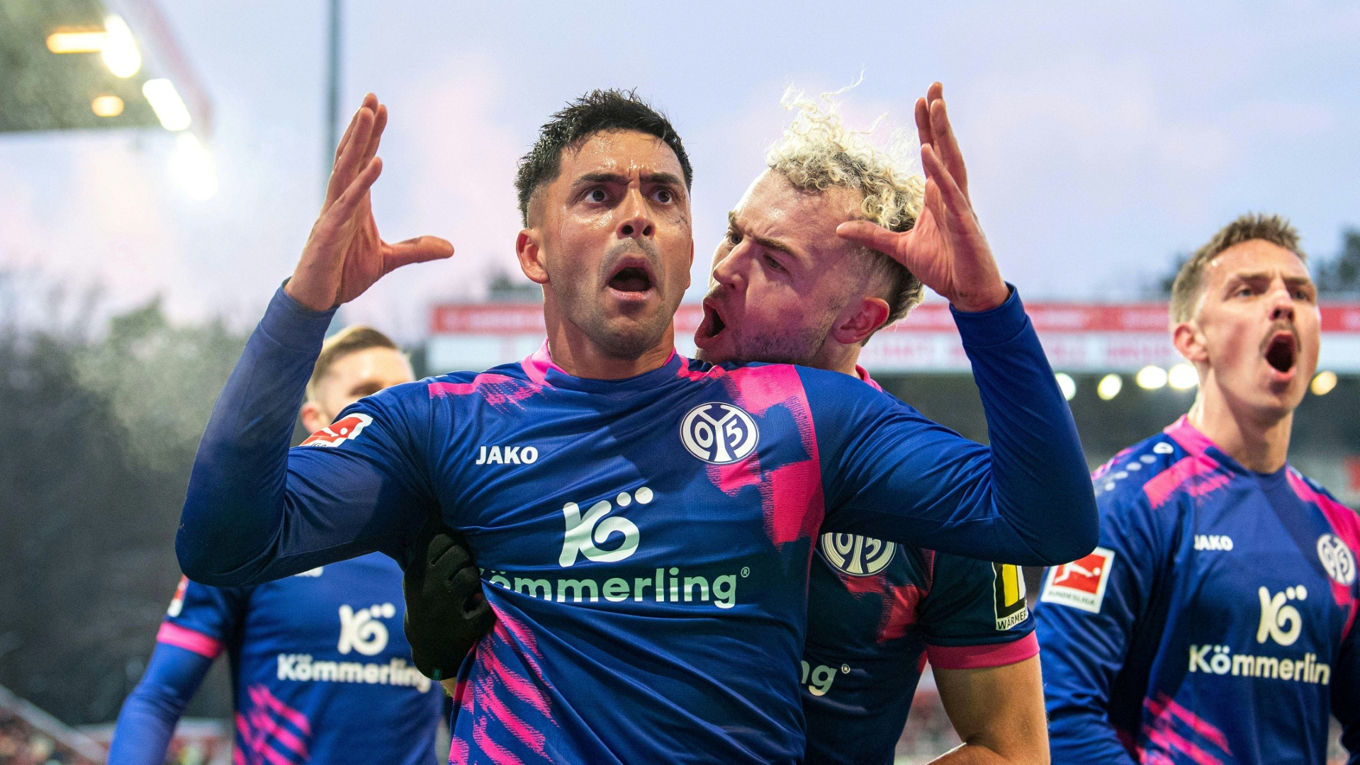 Amiris motivierende Worte: "Köpfe hoch, Mut fassen"